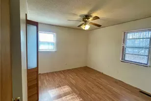 217 Lakeview Drive E, Thomasville, NC 27360 - Photo 10