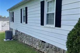 191 Circle St, Millers Creek, NC 28651 - Photo 4