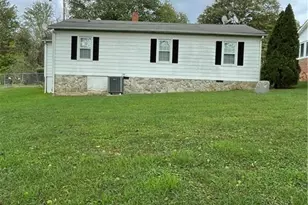 191 Circle St, Millers Creek, NC 28651 - Photo 6