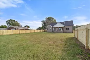 275 Lenalan Dr, Lexington, NC 27295 - Photo 38