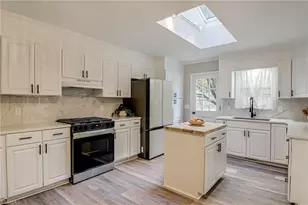 4502 Bromley Dr, Greensboro, NC 27406 - Photo 10