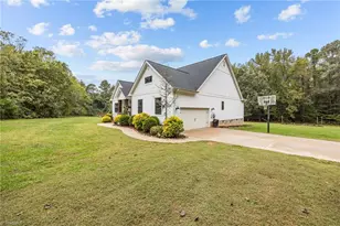 2201 Broken Arrow Ln, Elon, NC 27244 - Photo 38