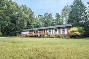 5405 Fieldswood Dr, Greensboro, NC 27406 - Photo 2