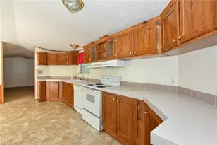 421 Wil O Pat Rd, Reidsville, NC 27320 - Photo 8