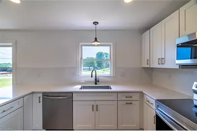 310 Sedge Garden Road, Kernersville, NC 27284 - Photo 8