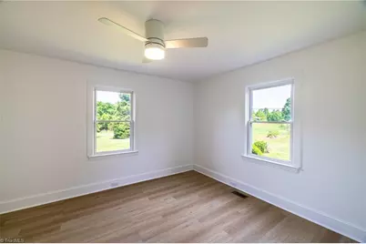 310 Sedge Garden Road, Kernersville, NC 27284 - Photo 10