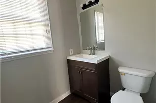 32 Forsyth St, Thomasville, NC 27360 - Photo 6