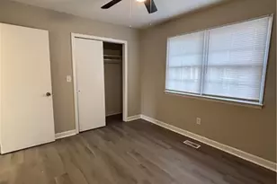 32 Forsyth St, Thomasville, NC 27360 - Photo 6