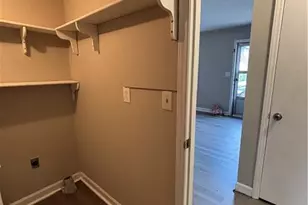 32 Forsyth St, Thomasville, NC 27360 - Photo 4