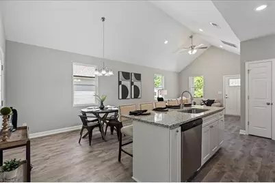 504 Fayetteville Avenue, Statesville, NC 28677 - Photo 12