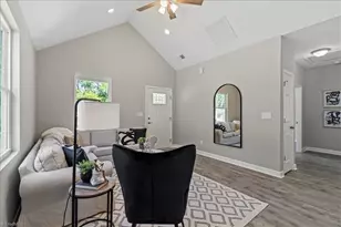 504 Fayetteville Ave, Statesville, NC 28677 - Photo 6