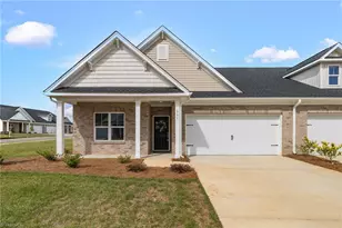 301 Beeson Ct, Clemmons, NC 27012 - Photo 2