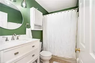 3532 Cherry Ln, Greensboro, NC 27405 - Photo 14