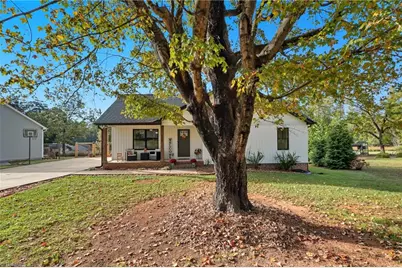 218 Taylor Street, Yadkinville, NC 27055 - Photo 2