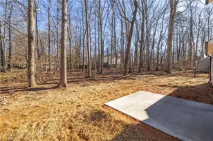 2603 Cromwell Rd, Greensboro, NC 27407 - Photo 30