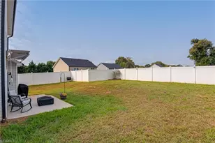 2486 Griffith Rd, Winston-Salem, NC 27103 - Photo 26