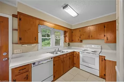 615 Paris Street, Graham, NC 27253 - Photo 12