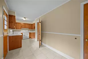 615 Paris St, Graham, NC 27253 - Photo 10