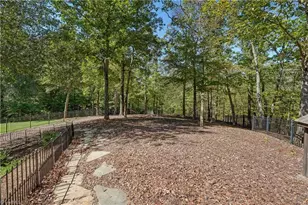 200 W Harris Pl, Eden, NC 27288 - Photo 38