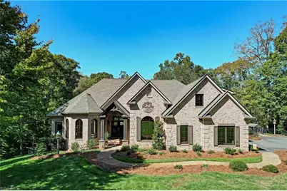 200 W Harris Place, Eden, NC 27288 - Photo 2