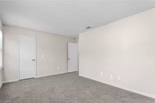 319 E Montcastle Dr, Greensboro, NC 27406 - Photo 16