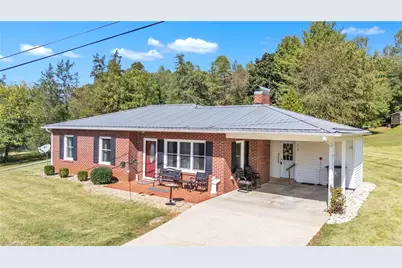 313 Arrowood Street SE, Lenoir, NC 28645 - Photo 1