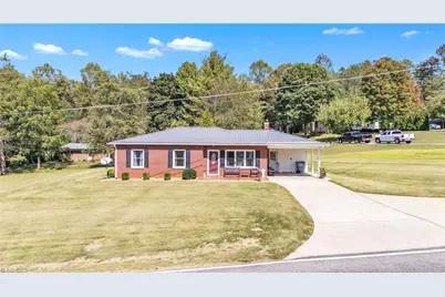 313 Arrowood Street SE, Lenoir, NC 28645 - Photo 2