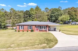 313 Arrowood St SE, Lenoir, NC 28645 - Photo 2