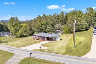 313 Arrowood St SE, Lenoir, NC 28645 - Photo 6