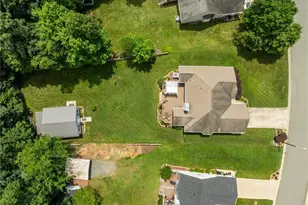 2392 Willowview Dr, Graham, NC 27253 - Photo 8