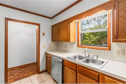 2002 Aspen Way, Winston-Salem, NC 27106 - Photo 10