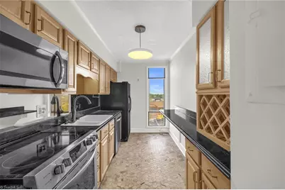 1101 N Elm Street #802, Greensboro, NC 27401 - Photo 8