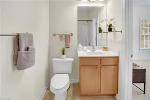 100 Sunset Cir, Greensboro, NC 27408 - Photo 4