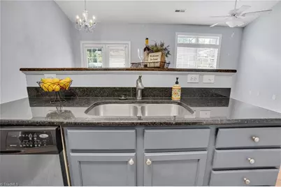 100 Sunset Circle #304, Greensboro, NC 27408 - Photo 10