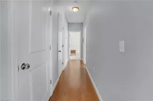 100 Sunset Cir, Greensboro, NC 27408 - Photo 14