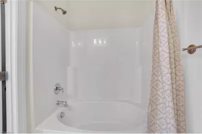 100 Sunset Circle #304, Greensboro, NC 27408 - Photo 16