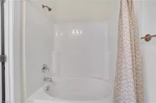 100 Sunset Cir, Greensboro, NC 27408 - Photo 16