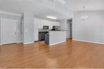 100 Sunset Circle #304, Greensboro, NC 27408 - Photo 8