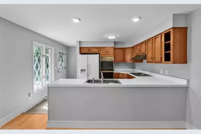 904 Pebble Drive, Greensboro, NC 27410 - Photo 12