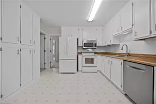 1100 Kingswood Dr, Kernersville, NC 27284 - Photo 10