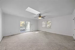 5807 Woodcliff Dr, Greensboro, NC 27410 - Photo 8