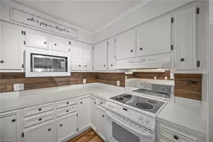 2323 Pineview Dr, Burlington, NC 27215 - Photo 16