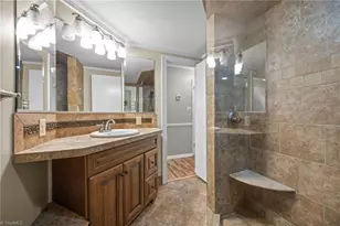 2323 Pineview Dr, Burlington, NC 27215 - Photo 24