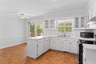 4307 Oak Hollow Dr, High Point, NC 27265 - Photo 10