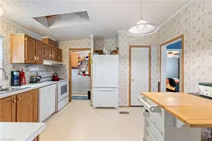 5519 Bridgeway Dr, Greensboro, NC 27406 - Photo 14