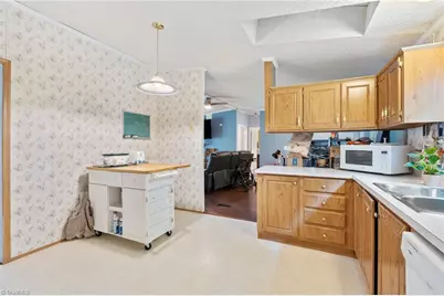 5519 Bridgeway Drive, Greensboro, NC 27406 - Photo 12