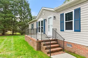 5519 Bridgeway Dr, Greensboro, NC 27406 - Photo 2