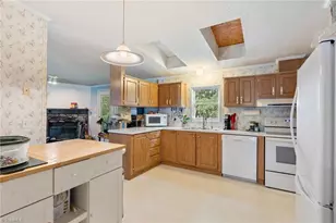 5519 Bridgeway Dr, Greensboro, NC 27406 - Photo 16