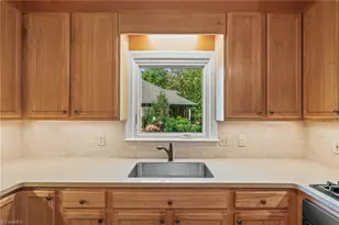 921 Flicker Ln, High Point, NC 27262 - Photo 18