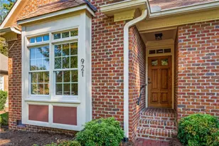 921 Flicker Ln, High Point, NC 27262 - Photo 4